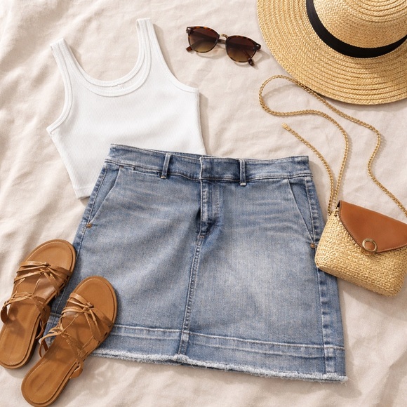 LOFT Dresses & Skirts - Denim Mini Skirt LOFT Frayed Hem Y2K Low Rise Jean Skirt Size 6 vintage